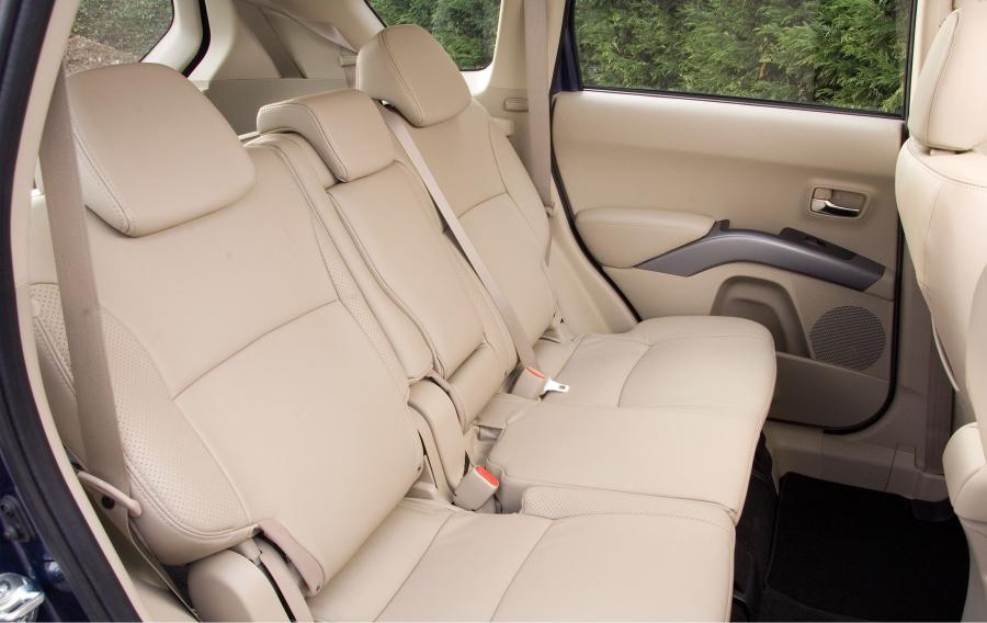  Mitsubishi Outlander 2005 года  (фото 15 из 77)